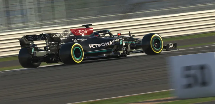 Mercedes-AMG F1 W12 E Performance 赛车